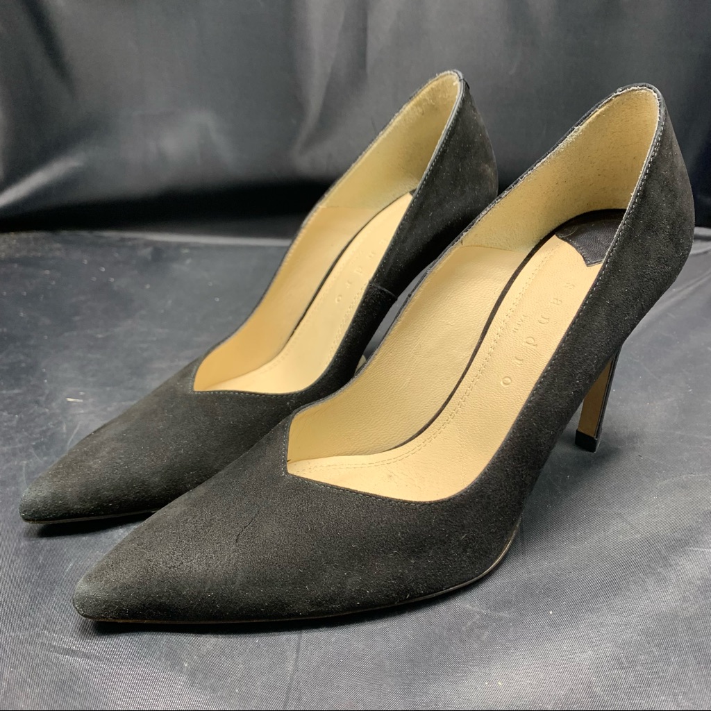 Pointed Toe V-Neck Pumps